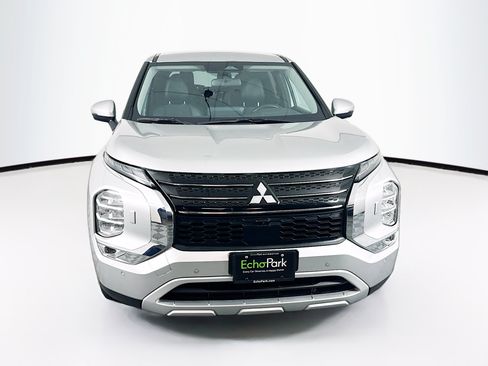 Used 2024 Mitsubishi Outlander SE AWD/4WD image 2