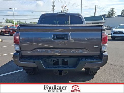 Certified 2022 Toyota Tacoma TRD Sport w/ Technology Package AWD/4WD image 6