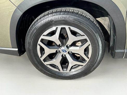 Used 2024 Subaru Forester Premium AWD/4WD image 41