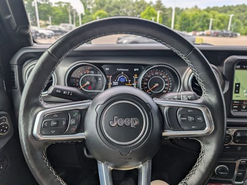 Used 2023 Jeep Gladiator Rubicon w/ LED Lighting Group AWD/4WD image 22