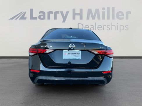 Used 2021 Nissan Sentra SV image 4