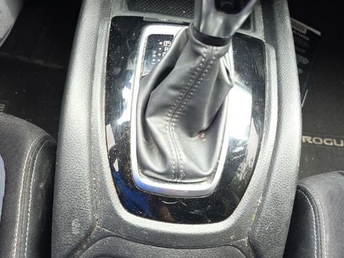 Used 2018 Nissan Rogue SV image 14