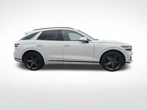 Certified 2023 Genesis GV70 2.5T w/ Sport Prestige Package image 4