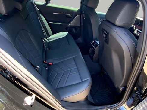 Used 2024 BMW 530i w/ Premium Package RWD image 20