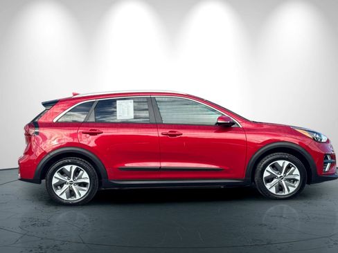 Used 2022 Kia Niro EX image 3