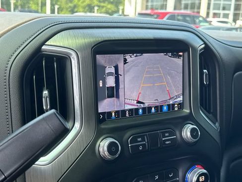Used 2022 GMC Sierra 2500 Denali w/ Denali Ultimate Package AWD/4WD image 23