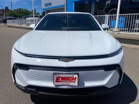 Used 2025 Chevrolet Equinox EV LT w/ Comfort Package AWD/4WD image 8