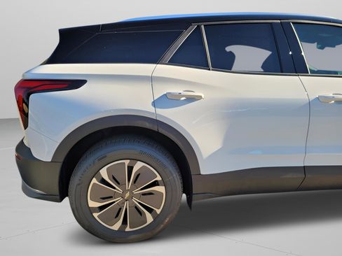 New 2026 Chevrolet Blazer EV LT image 12