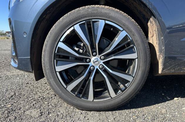 Used 2024 Volvo XC60 B5 Plus w/ Climate Package AWD/4WD image 15