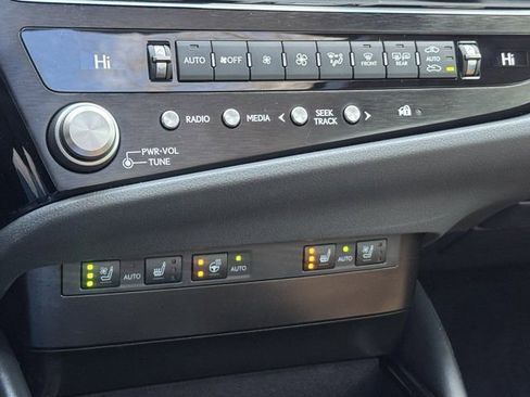 Used 2025 Lexus ES 350 w/ Accessory Package (Z2) image 37