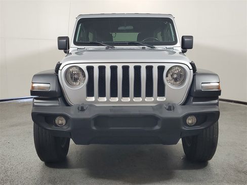 Used 2022 Jeep Wrangler Unlimited Sport image 2