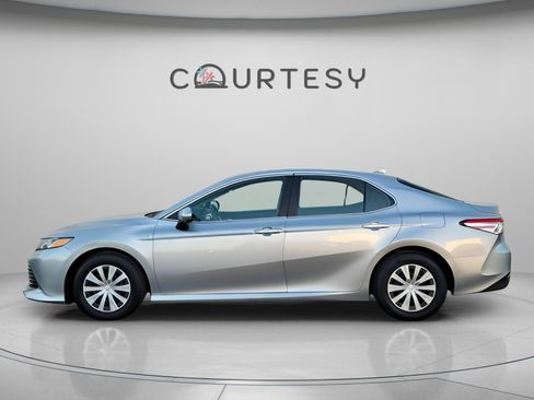 Certified 2020 Toyota Camry LE image 2