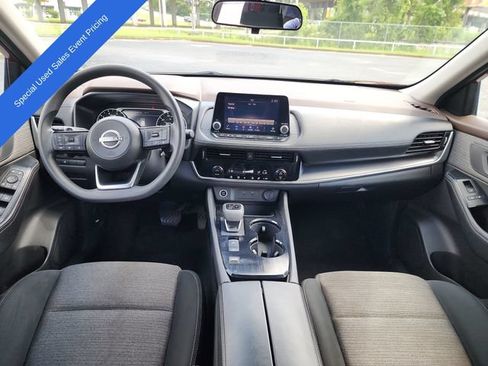 Used 2022 Nissan Rogue SV FWD image 11