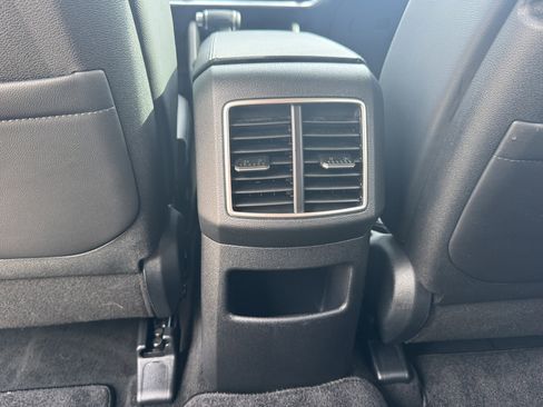 Used 2024 Kia Sportage SX image 9