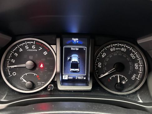 Used 2023 Toyota Tacoma TRD Sport AWD/4WD image 27