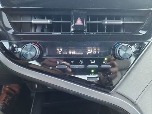 Used 2024 Toyota Camry SE image 21