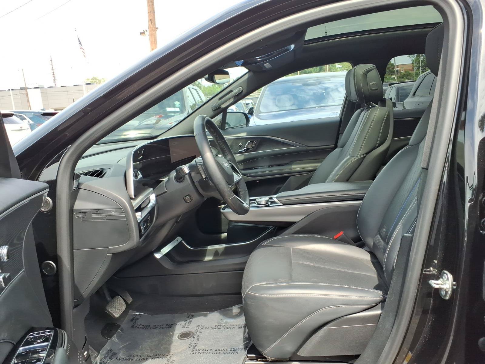 Certified 2024 Cadillac Lyriq Luxury w/ LPO, Floor Liner Package AWD/4WD image 18