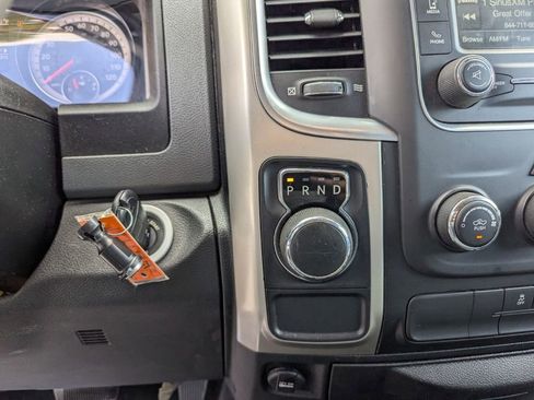 Used 2020 RAM 1500 Classic SLT image 24