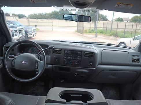 Used 2003 Ford F250 XL image 16