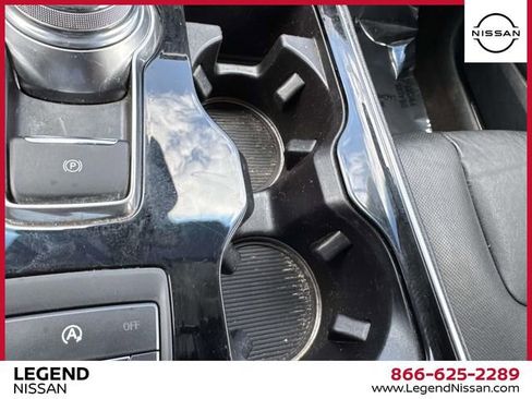 Used 2019 Ford Edge Titanium w/ Equipment Group 301A AWD/4WD image 27