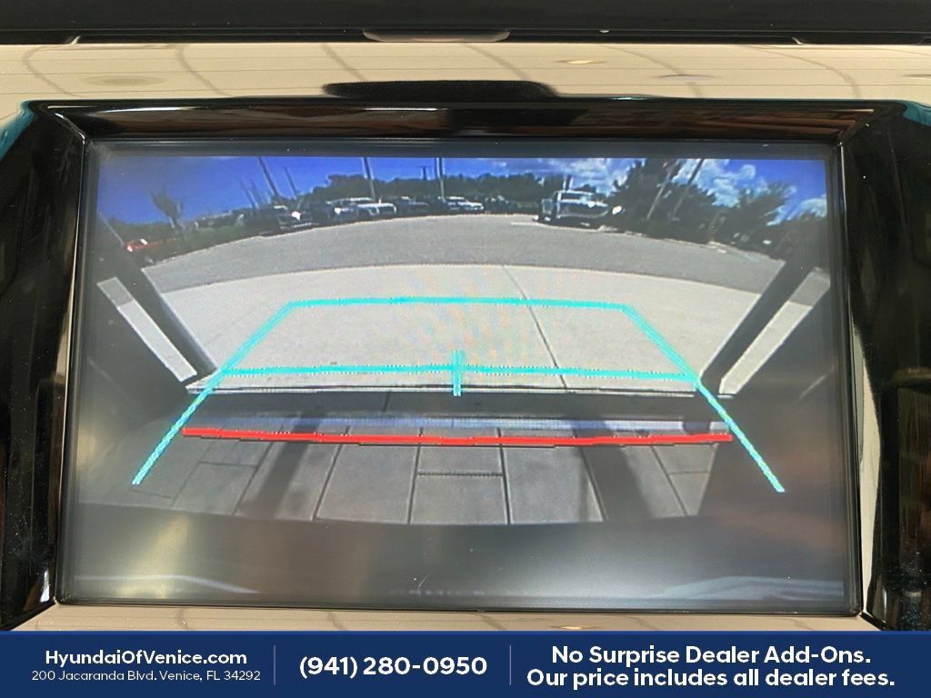 Used 2018 Toyota Camry SE FWD image 5