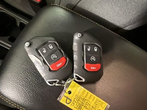 Used 2024 Jeep Wrangler Unlimited Sahara w/ Technology Group AWD/4WD image 20