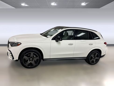 Used 2023 Mercedes-Benz GLC 300 4MATIC image 2