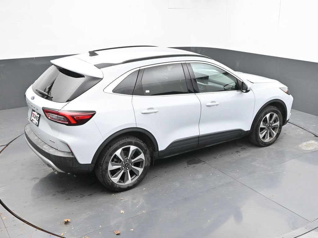 Used 2025 Ford Escape Platinum AWD/4WD image 13