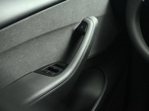 Used 2026 Tesla Model Y 2WD image 40