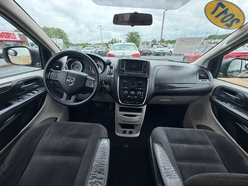 Used 2017 Dodge Grand Caravan SE w/ Power Window Group FWD image 14