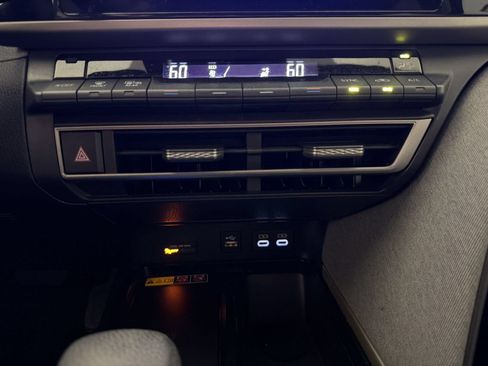 Used 2025 Toyota Camry LE FWD image 25