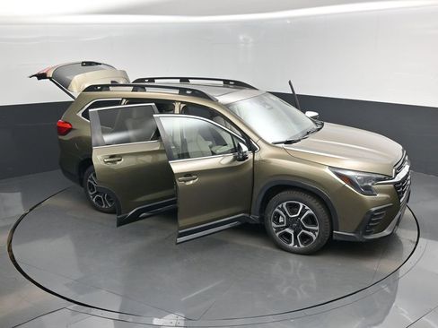 Used 2023 Subaru Ascent Limited w/ Technology Package AWD/4WD image 19