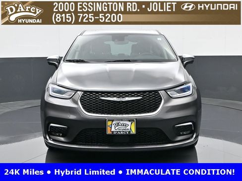 Used 2022 Chrysler Pacifica Limited image 2