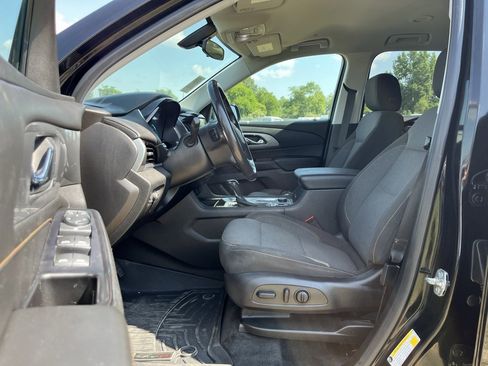 Used 2019 Chevrolet Traverse LT image 8