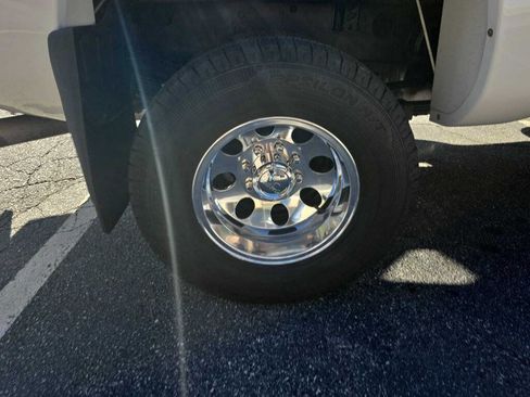 Used 2004 Chevrolet Silverado 3500 4x4 Crew Cab w/ Heavy-Duty Power Package image 35