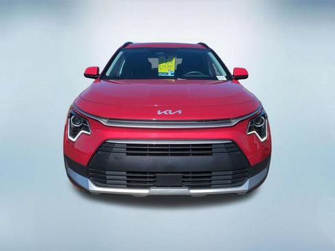 Used 2024 Kia Niro EX FWD image 3