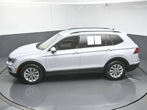 Used 2018 Volkswagen Tiguan SE FWD image 46