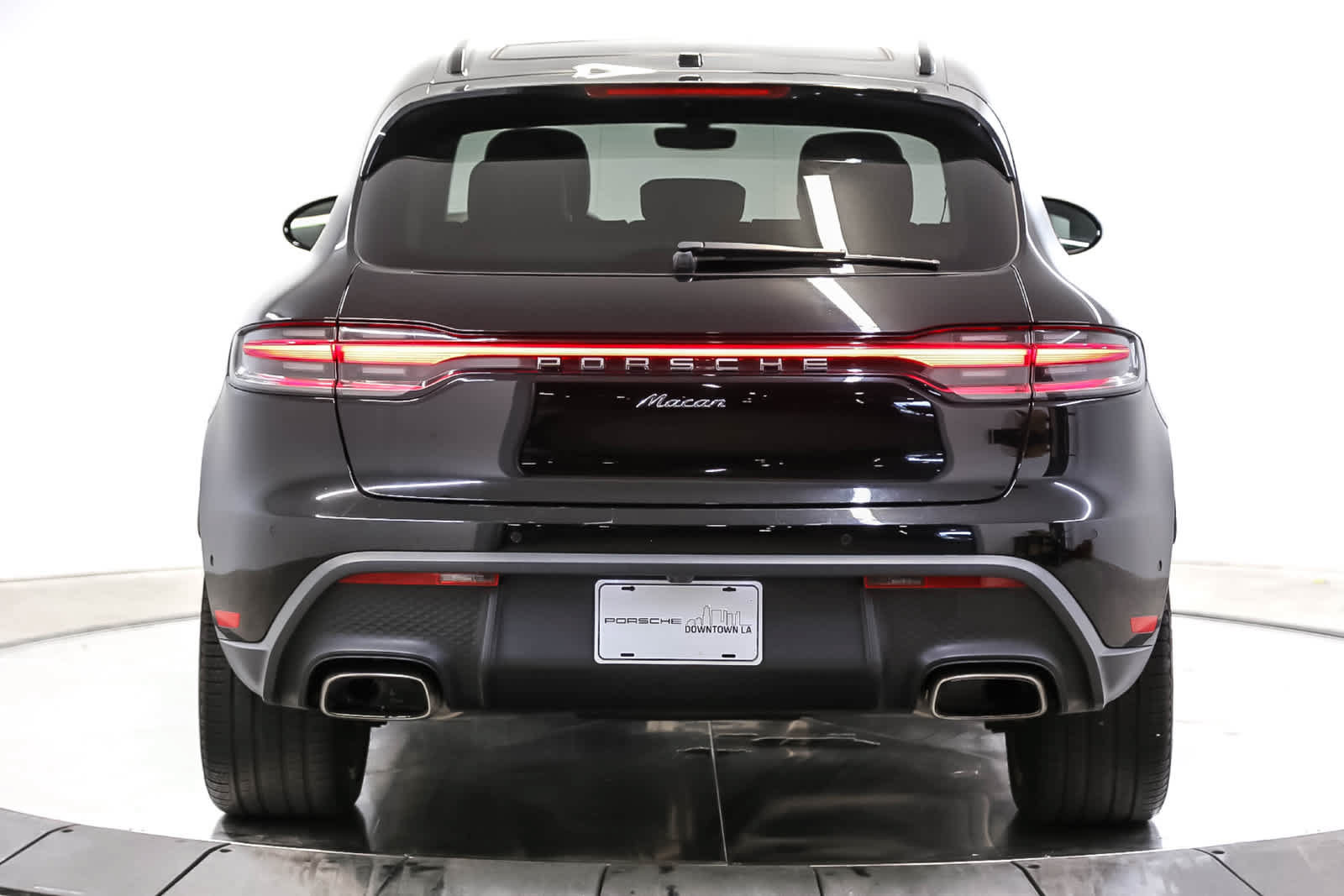 Used 2024 Porsche Macan AWD/4WD image 10