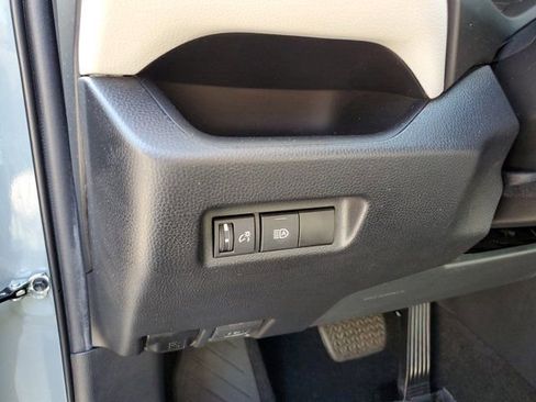 Used 2021 Toyota RAV4 XLE image 17