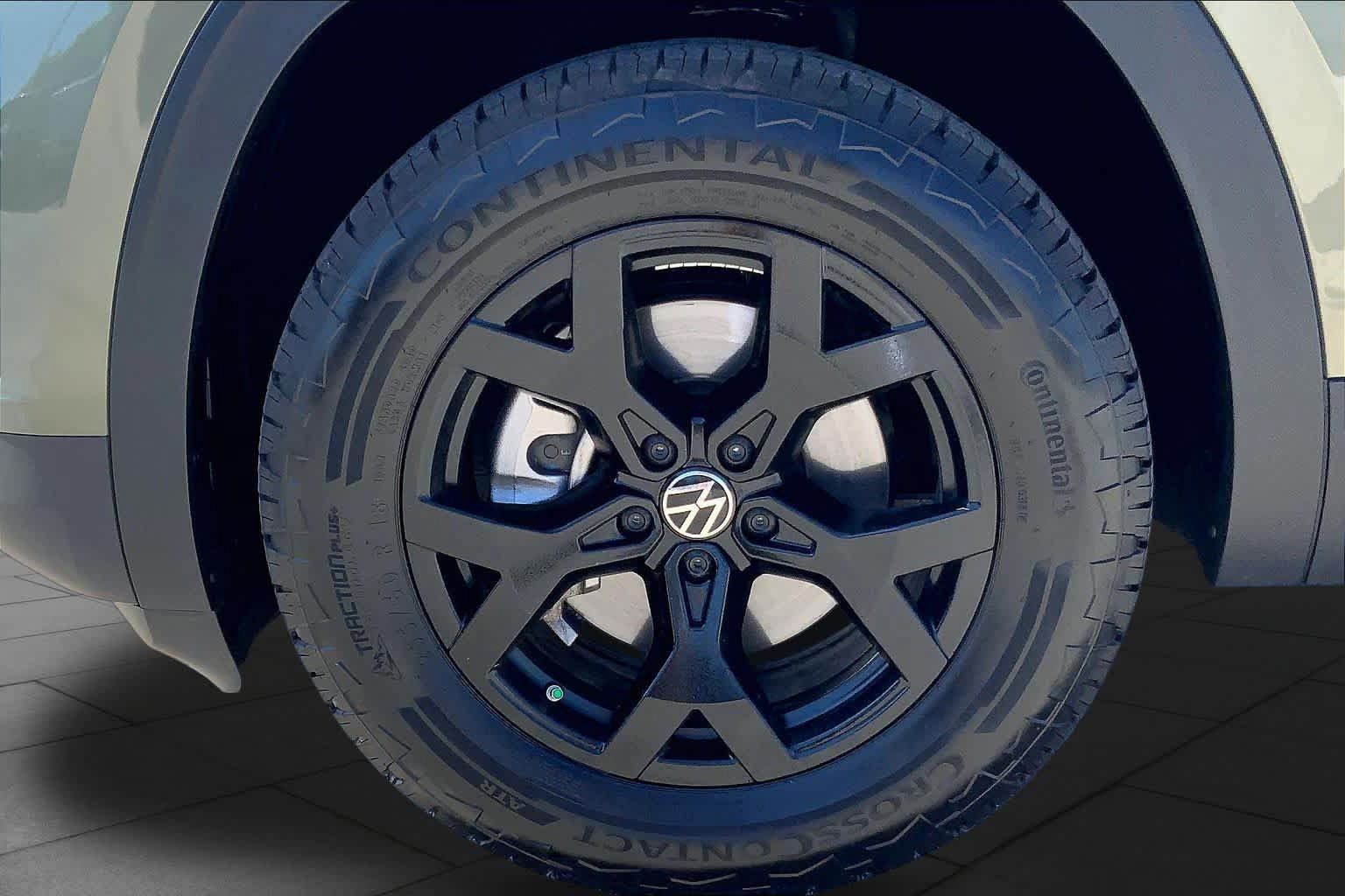 Used 2026 Volkswagen Atlas Peak Edition AWD/4WD image 11