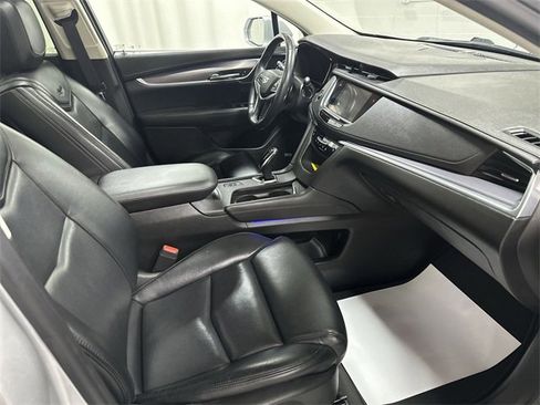 Used 2017 Cadillac XT5 Premium Luxury image 19