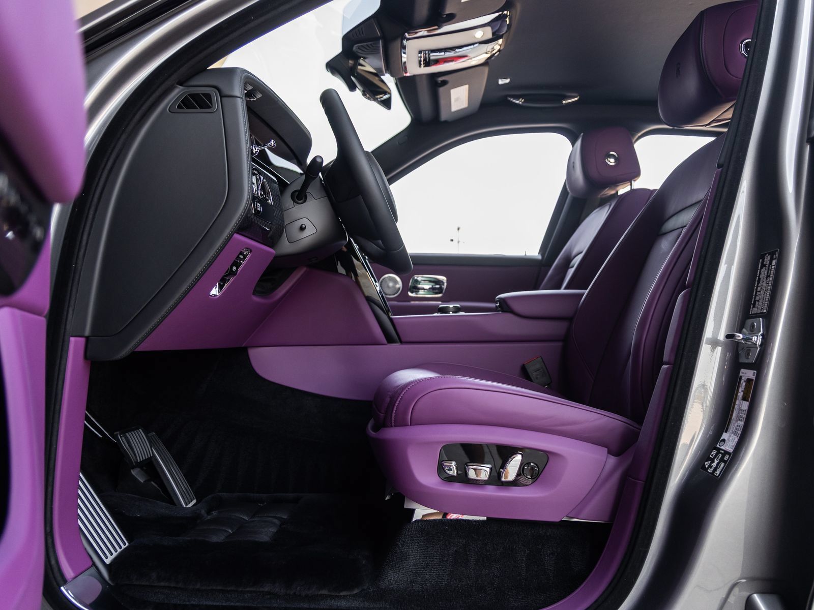 New 2027 Rolls-Royce Cullinan Black Badge AWD/4WD image 30