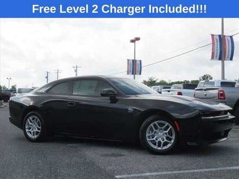 Used 2025 Dodge Charger R/T w/ Quick Order Package 25M R/T image 2