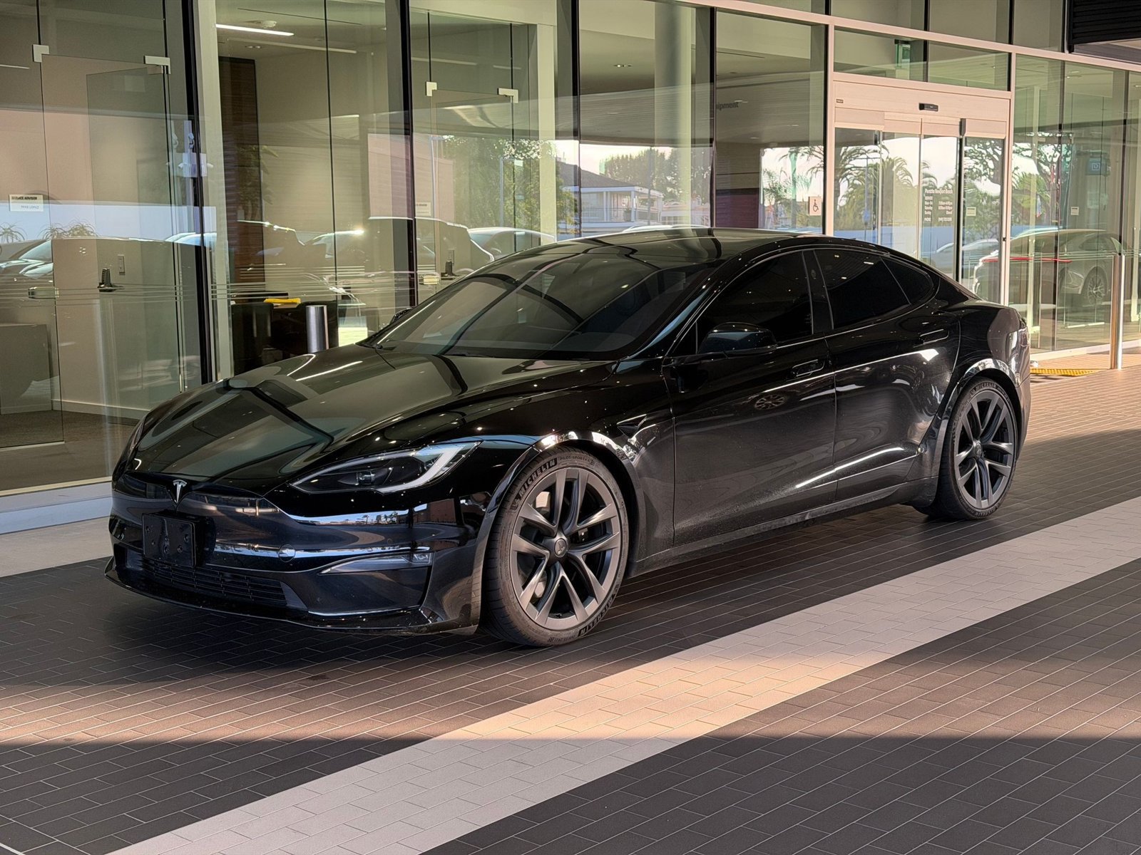 Used 2022 Tesla Model S AWD/4WD image 1