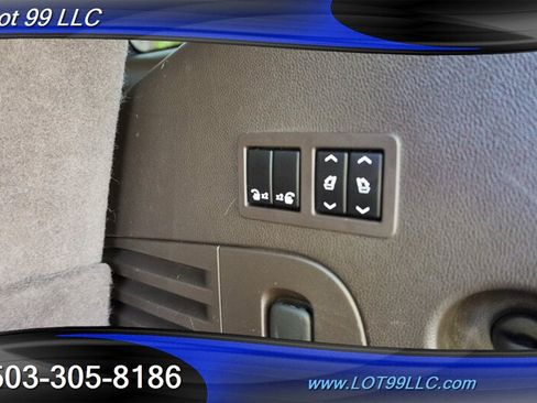 Used 2017 GMC Yukon Denali w/ Open Road Package AWD/4WD image 25