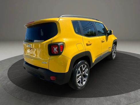 Used 2016 Jeep Renegade Latitude w/ Popular Equipment Group AWD/4WD image 5