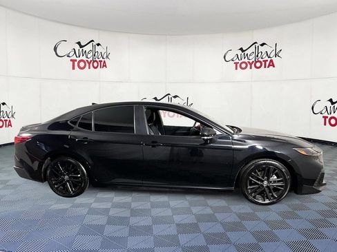 Used 2025 Toyota Camry SE FWD image 9