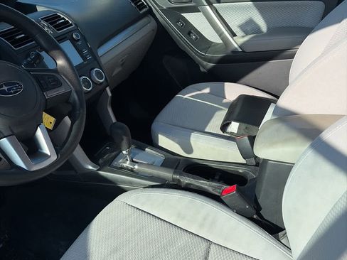 Used 2018 Subaru Forester 2.5i w/ Alloy Wheel Package image 11