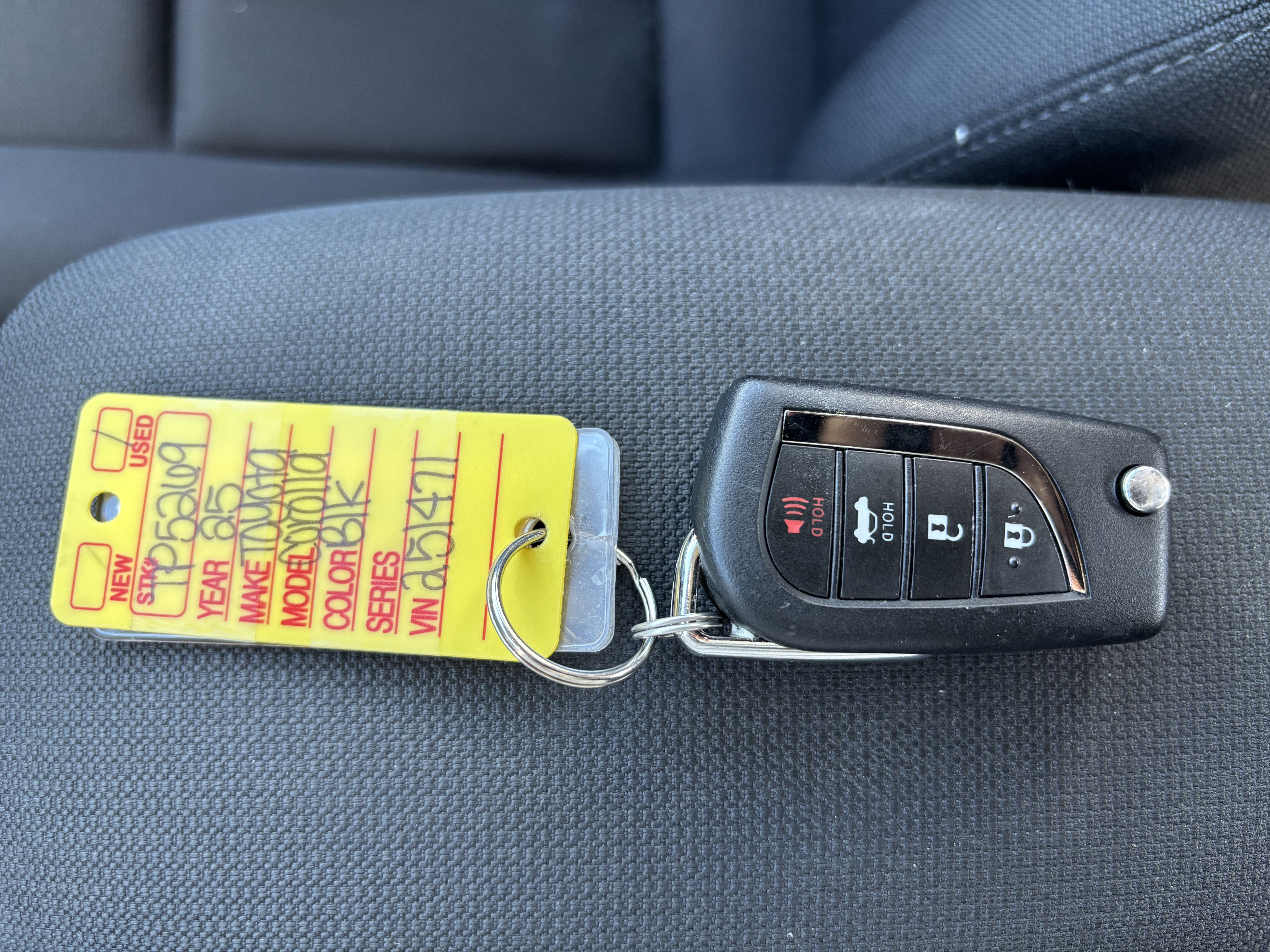 Used 2025 Toyota Corolla LE FWD image 28