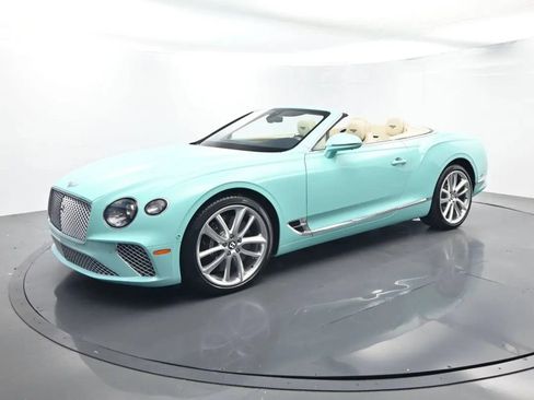 Certified 2022 Bentley Continental GT V8 AWD/4WD image 1